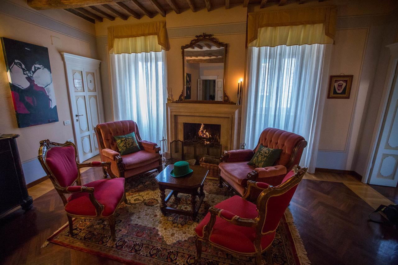 Borgo Agli Scudi Suite&Breakfast Campiglia Marittima Exterior foto